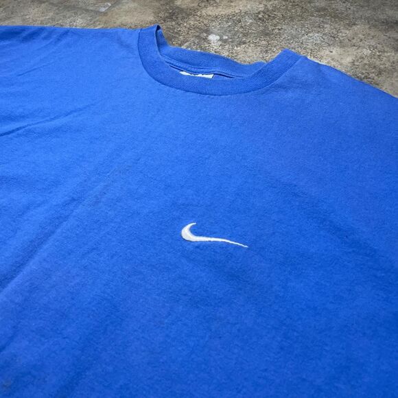 nike 1990s vintage blue embroidered white swoosh short sleeve t shirt - Picture 2 of 7